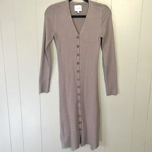 Midi grey/green dress.